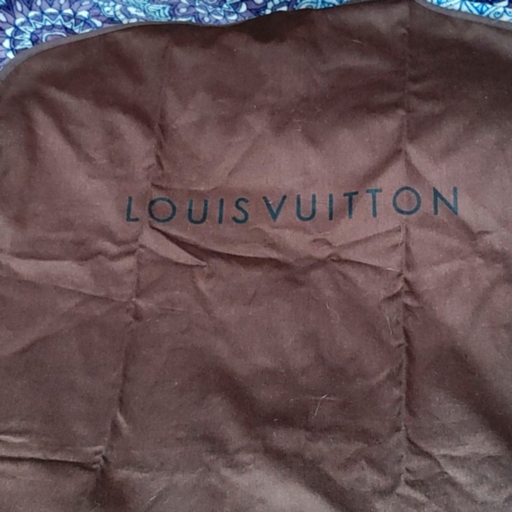 🤎 Authentic Louis Vuitton zippered cloth garment bag🤎